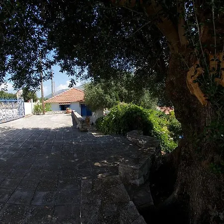 Semesterbostad Auntie's With View, Near Agia Efimia *