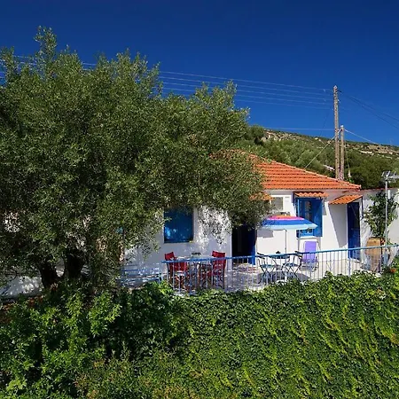 Holiday home Auntie's With View, Near Agia Efimia *